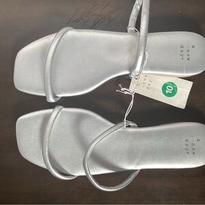 Silver slides size 10